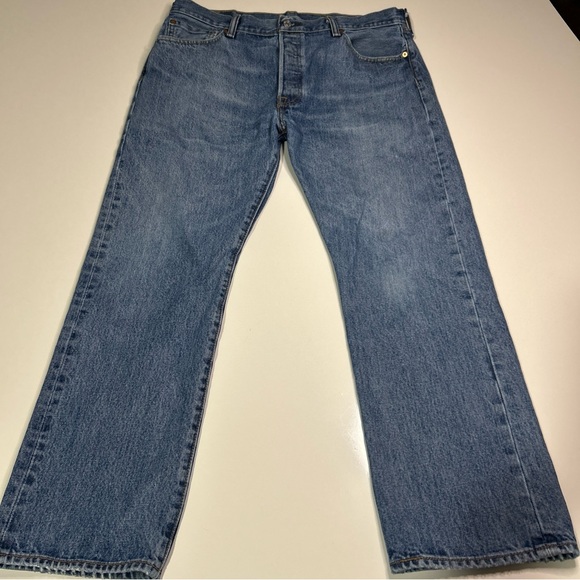 Levi’s 501 Blue Jeans Men’s 36/29 Cotton Button Fly Red Tab Straight Athleisure - Picture 3 of 16